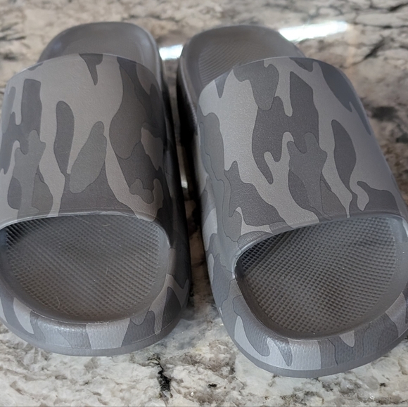 Skechers Gray Camo Arch Fit Insole - Picture 2 of 10